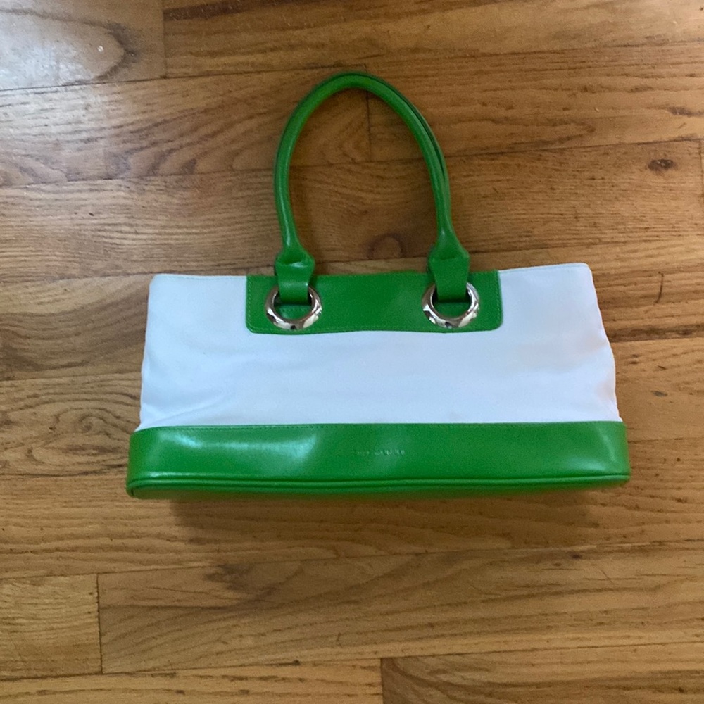 Green and white Isaac Mizrahi shoulder bag.